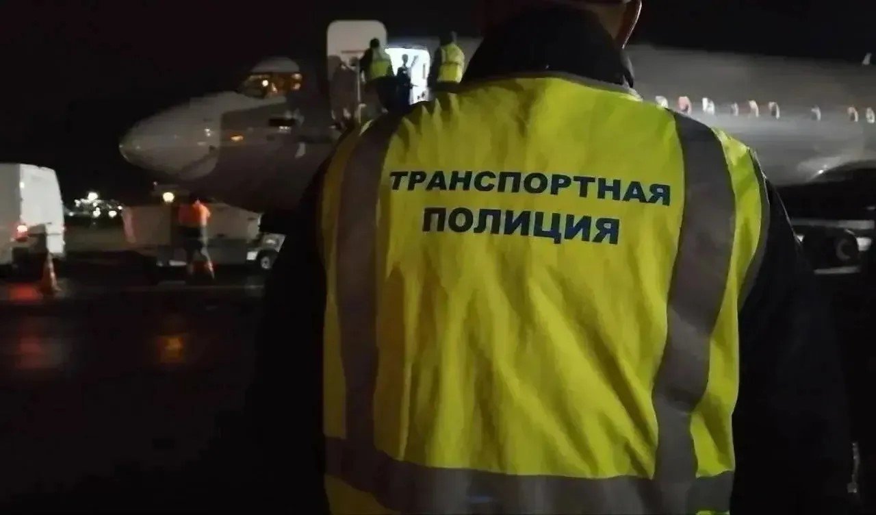 Двоих авиадебоширов привлекли к ответственности в аэропорту Иркутска Пресс-служба Восточно-Сибирского ЛУ МВД России на транспорте
