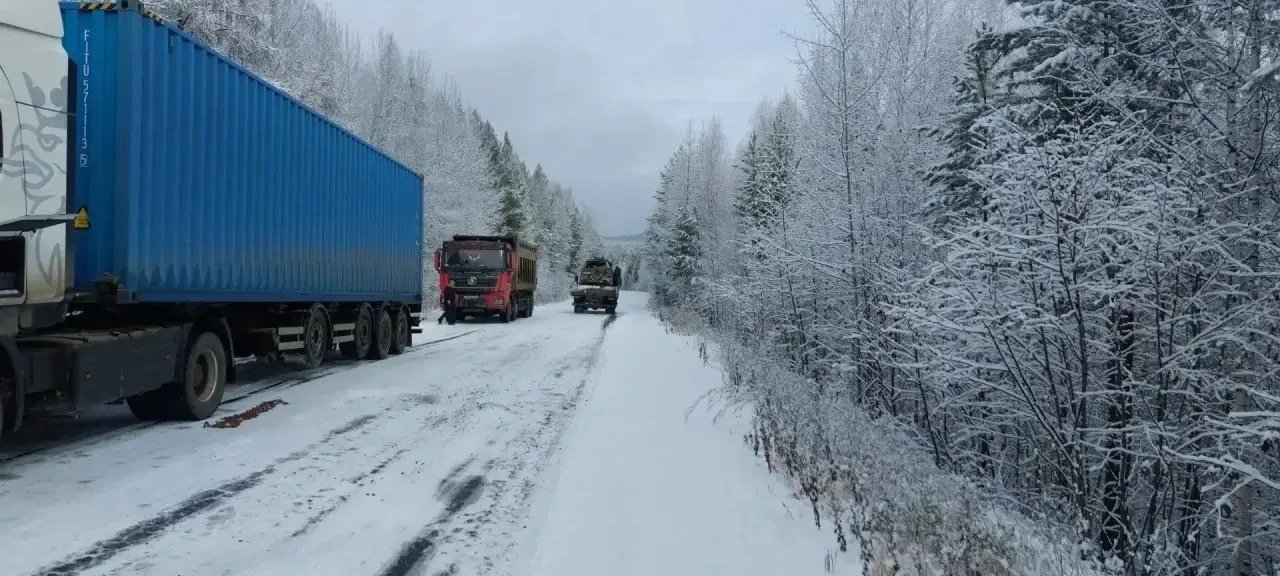 Трассу Братск - Усть-Илимск закрыли для фур и автобусов из-за снега Госавтоинспекция Иркутской области